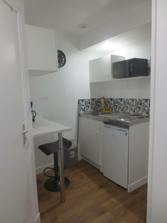 Appartements et studios meublés au centre ville d'Ouzouer Sur Loire Extérieur photo